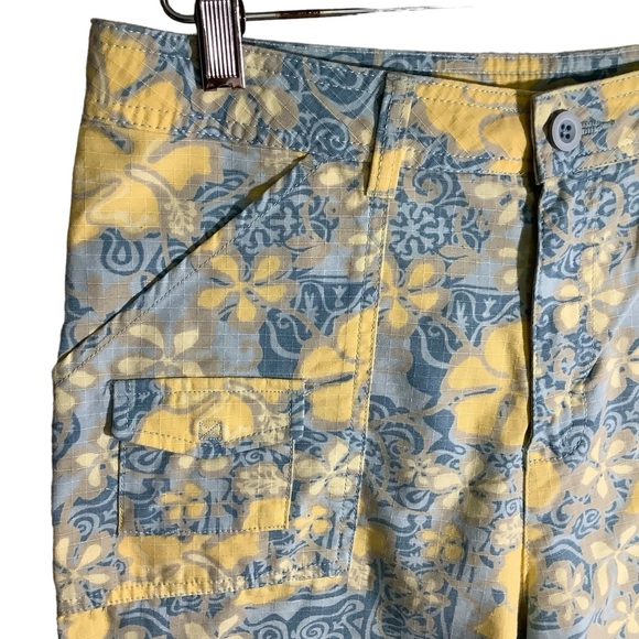 L.L. Bean Floral Short Summer - Picture 2 of 9